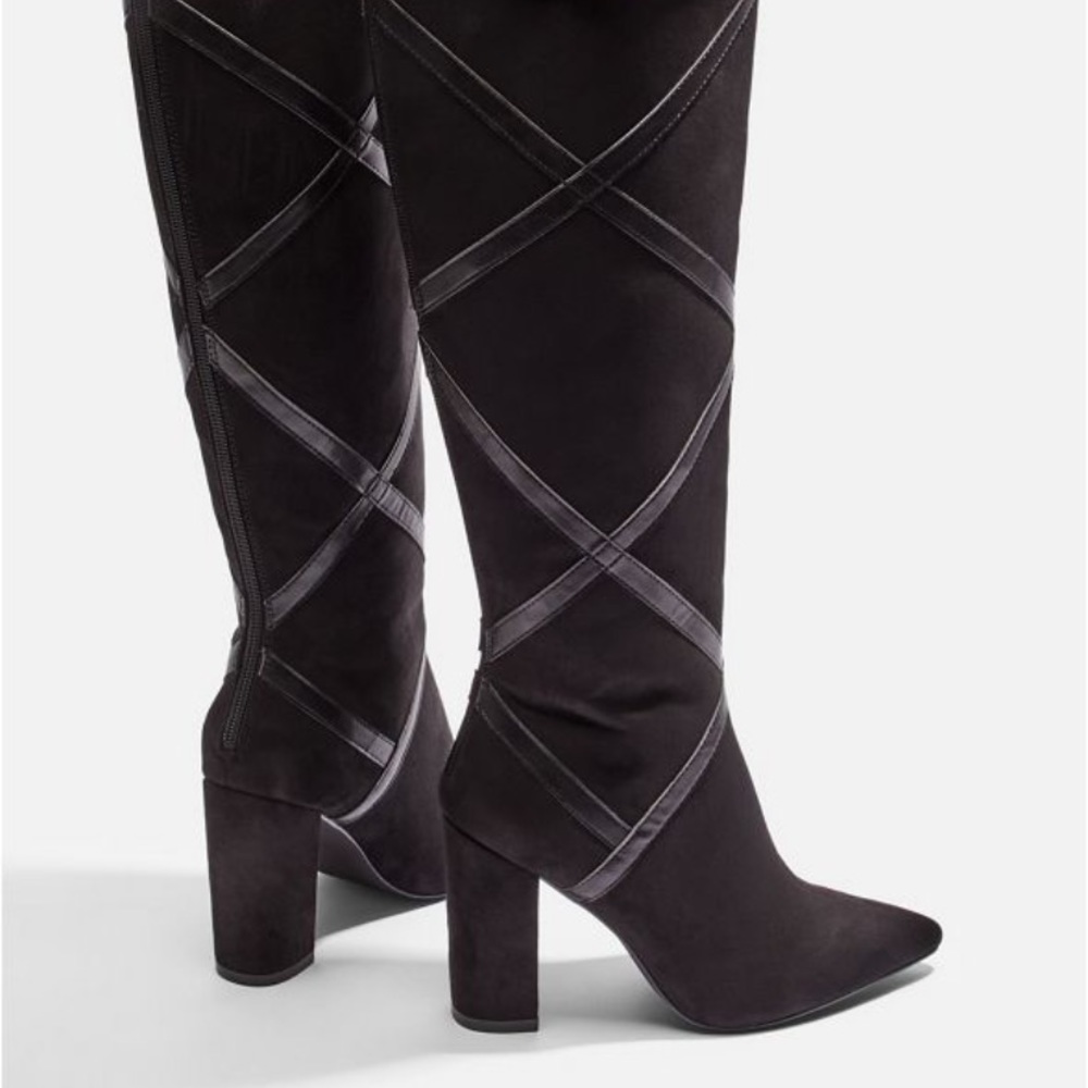JustFab Heeled Boots (Size 7)
